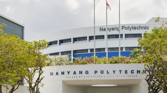 Campus entrances opening hours